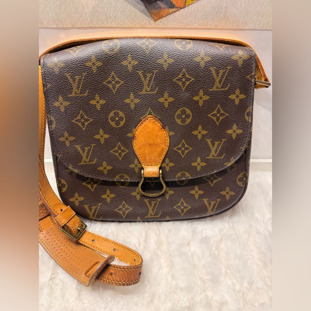 LOUIS VUITTON-9002 VI Saint Cloud Monogram Canvas